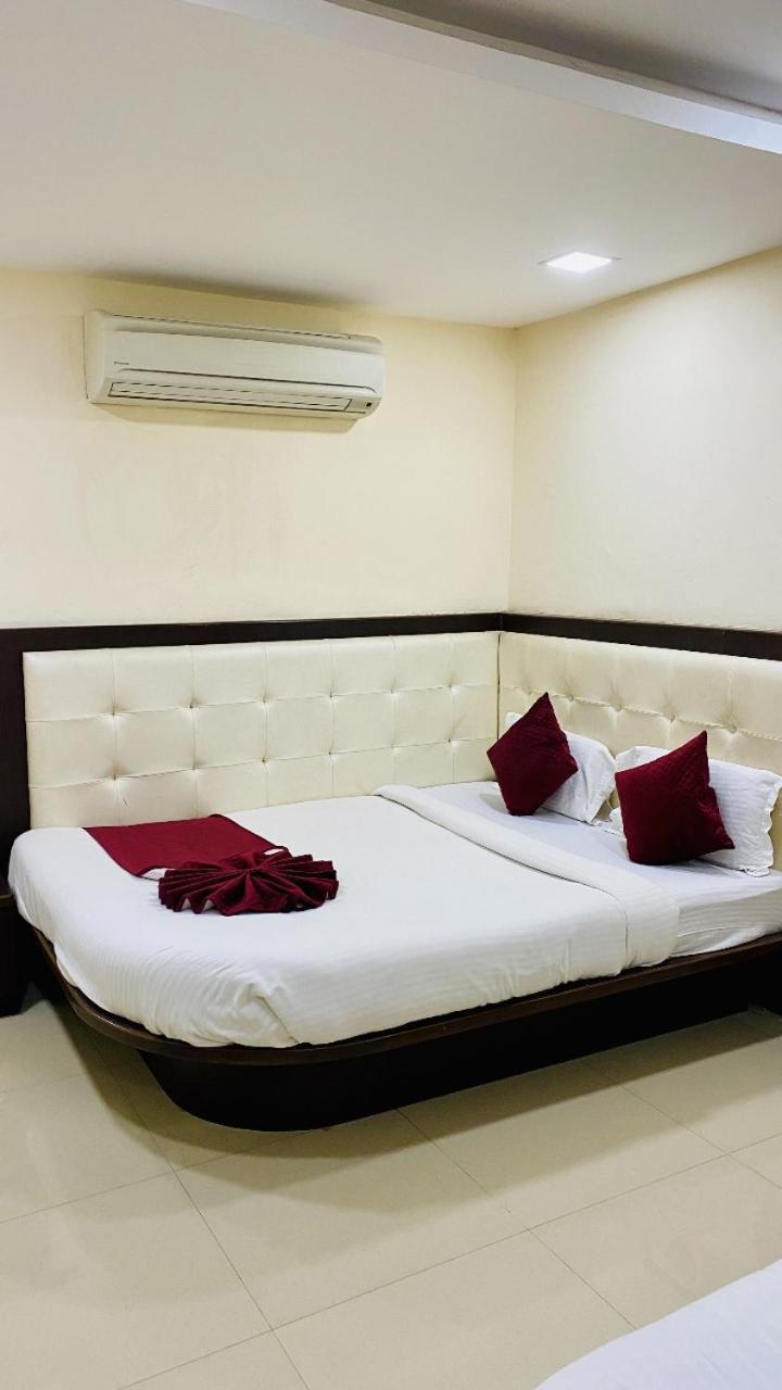 The Richi Rich Hotel And Resort Indore Exterior photo